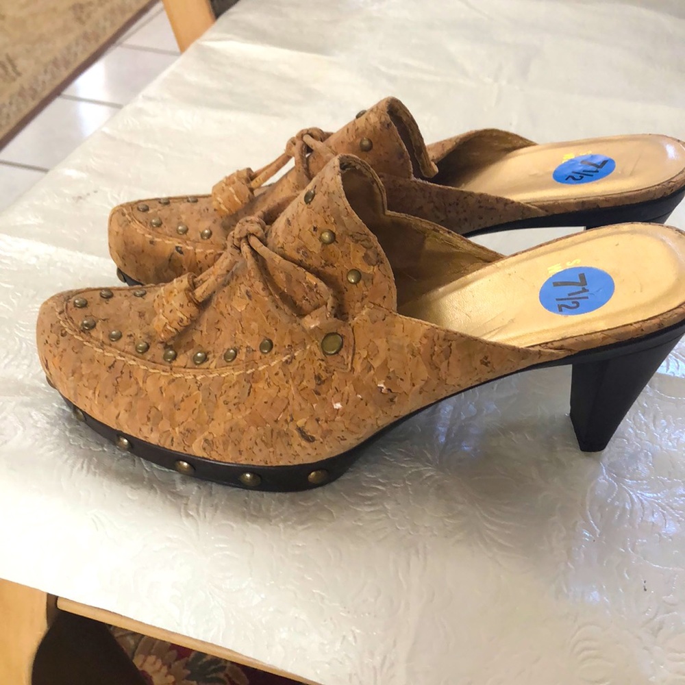 Stuart Weitzman AUTHENTIC NEVER WORN clog  New